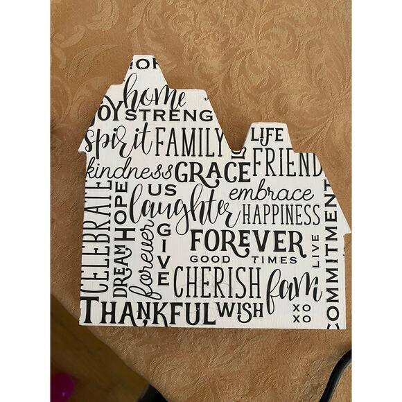 Family Love House Shaped Sign, Handmade, Words to Show Family Strength, Gift - Picture 1 of 7
